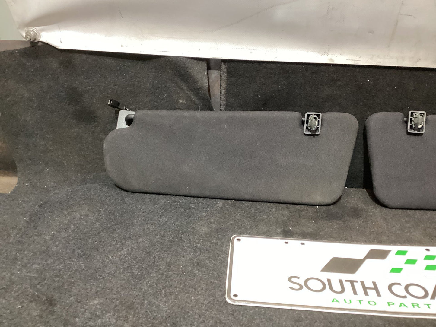 2007 Holden Calais VE 6G1EX55768L940846 Sun Visor Pair