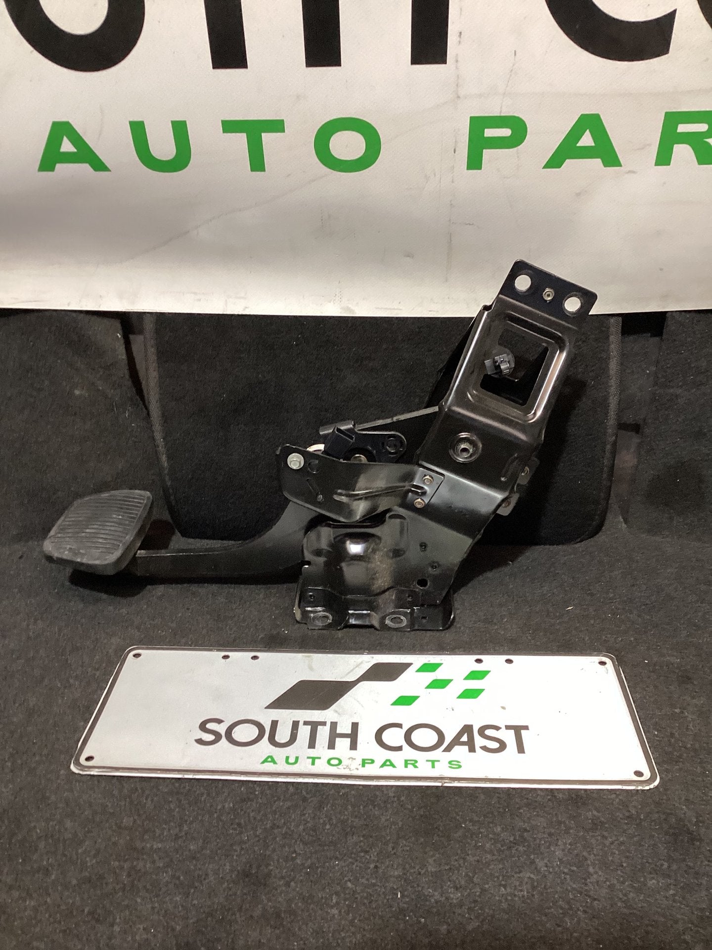 2007 Holden Calais VE 6G1EX55768L940846 Brake Pedal