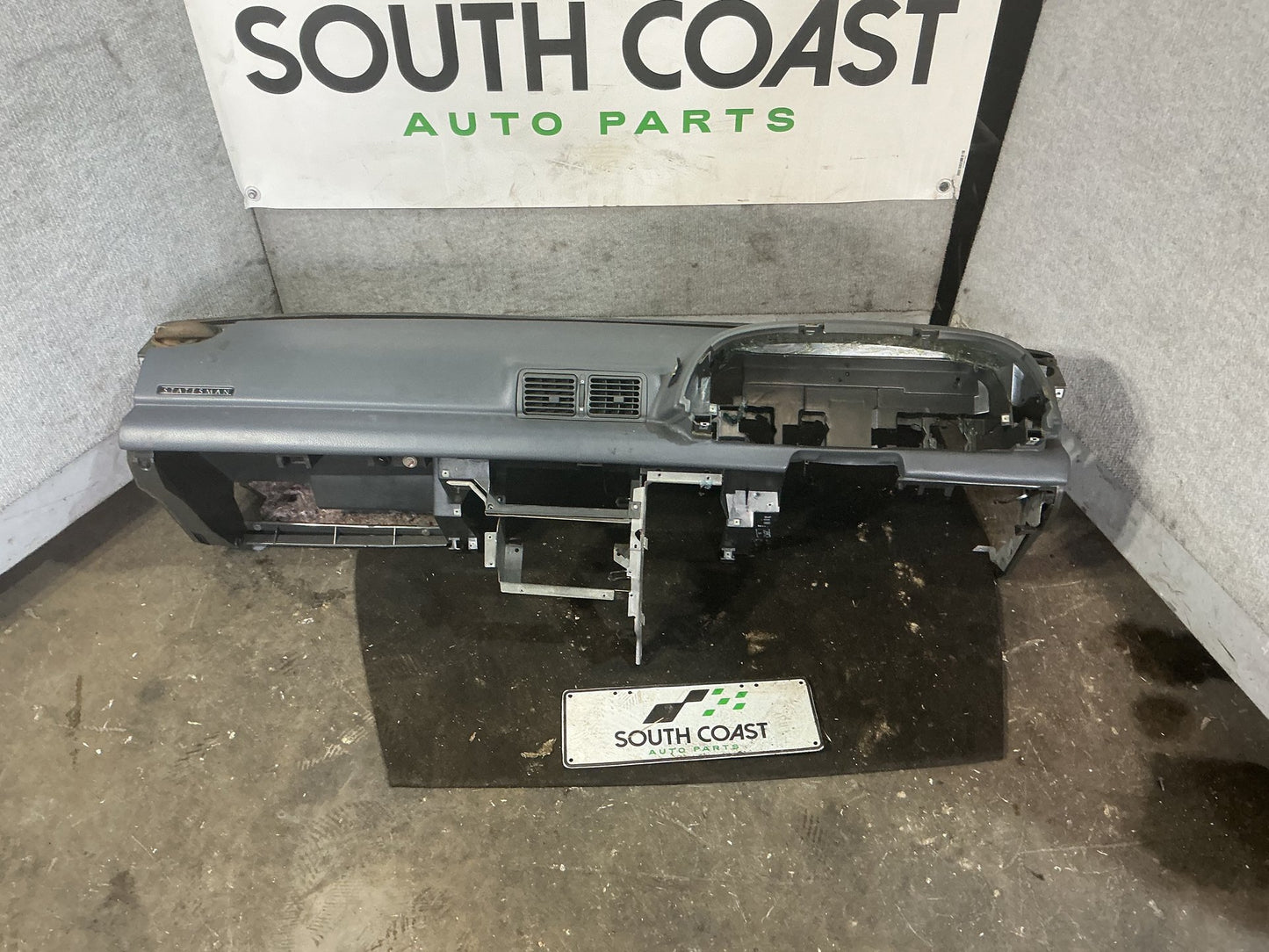 1990 Holden Statesman VQ 6H8VSY19UML459969 Dash Assembly