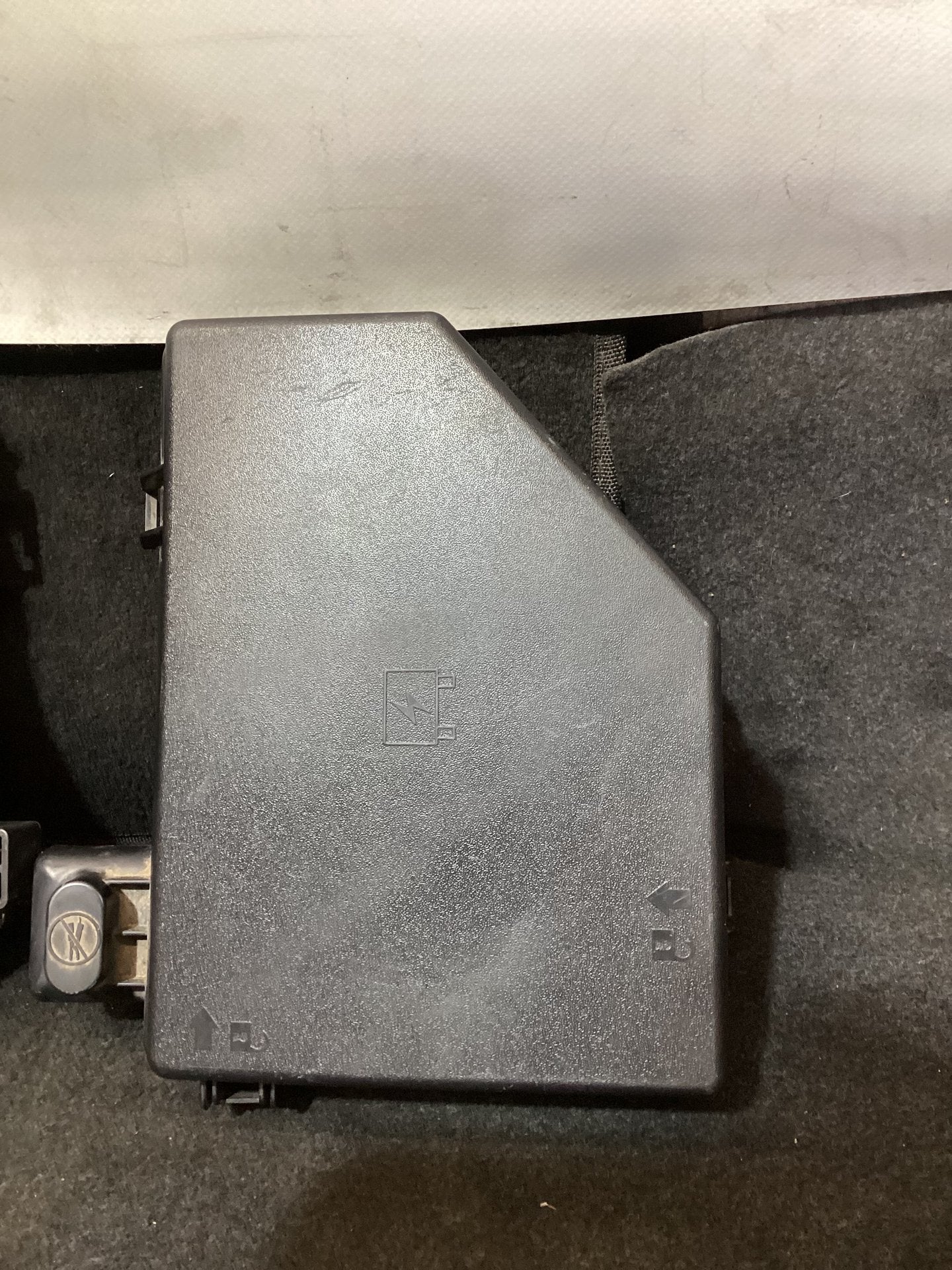 2011 Holden Commodore VE  Engine Fuse Box 92237641