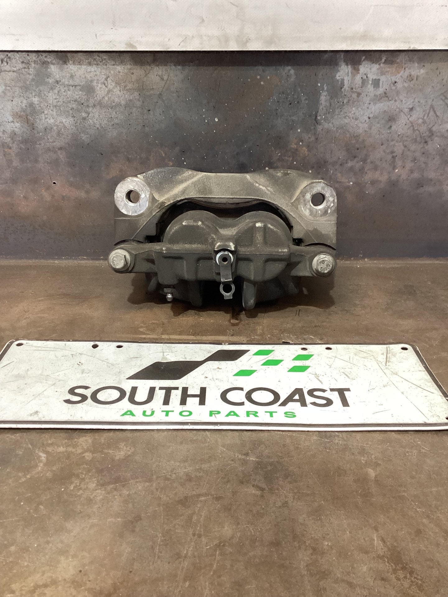2018 Volkswagen Amarok Right Front Caliper L69215M10