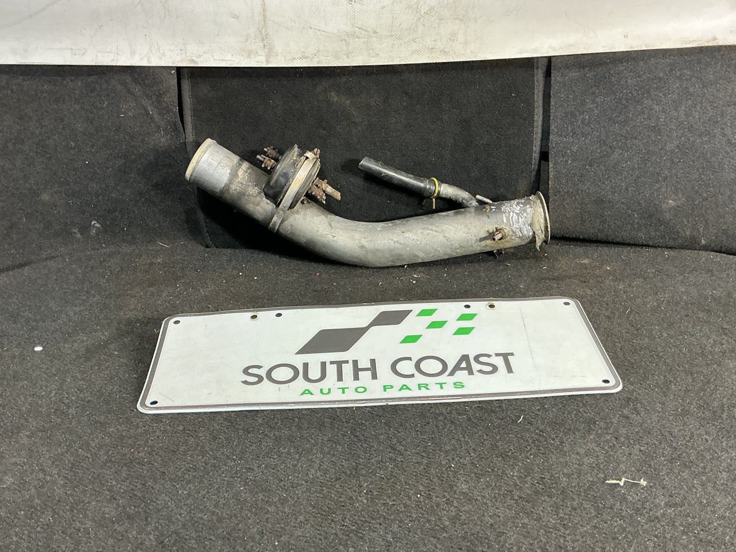 1990 Holden Statesman VQ 6H8VSY19UML459969 Fuel Filler Neck