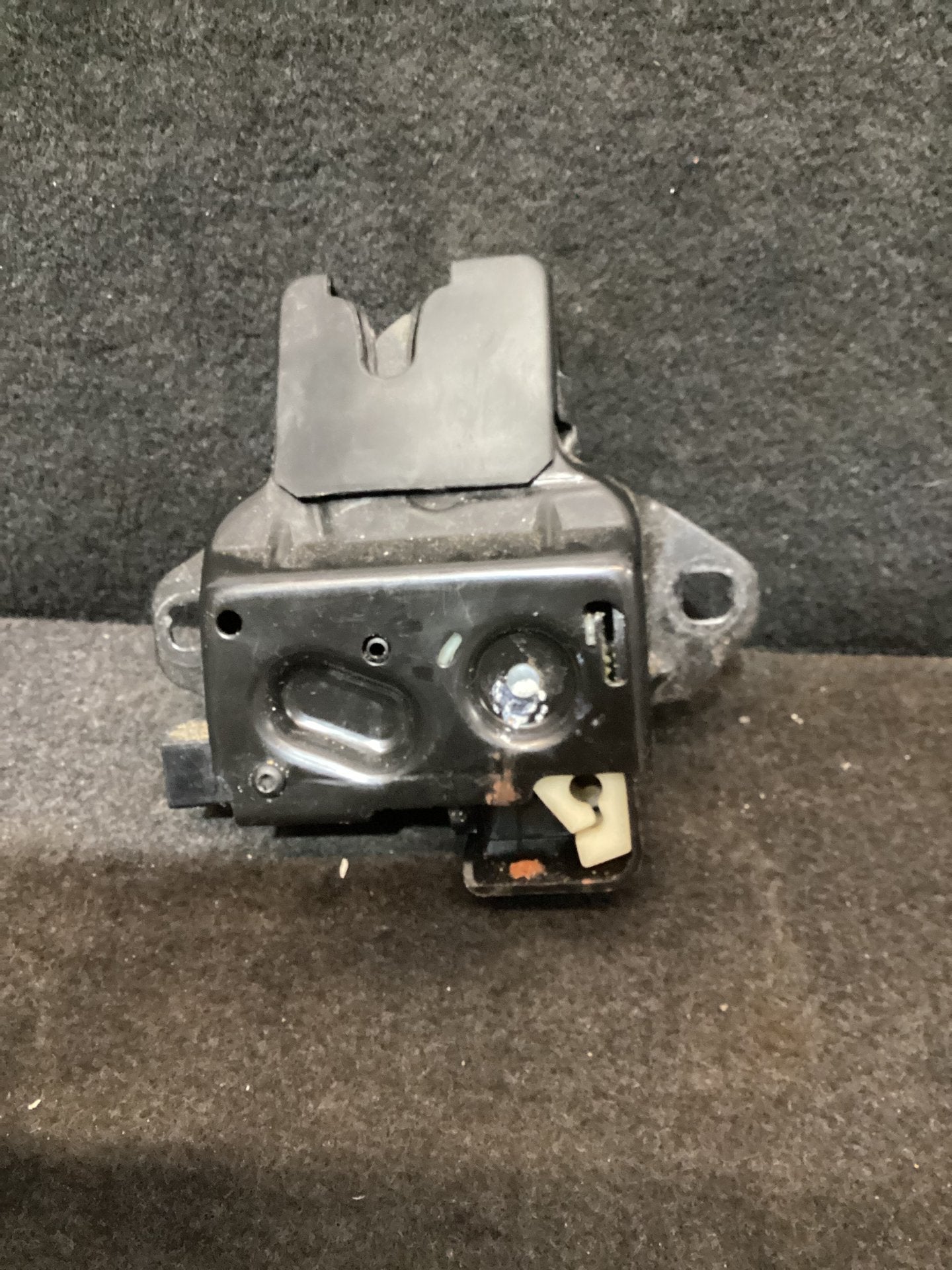 2007 Holden Calais VE 6G1EX55768L940846 Bootlid Lock
