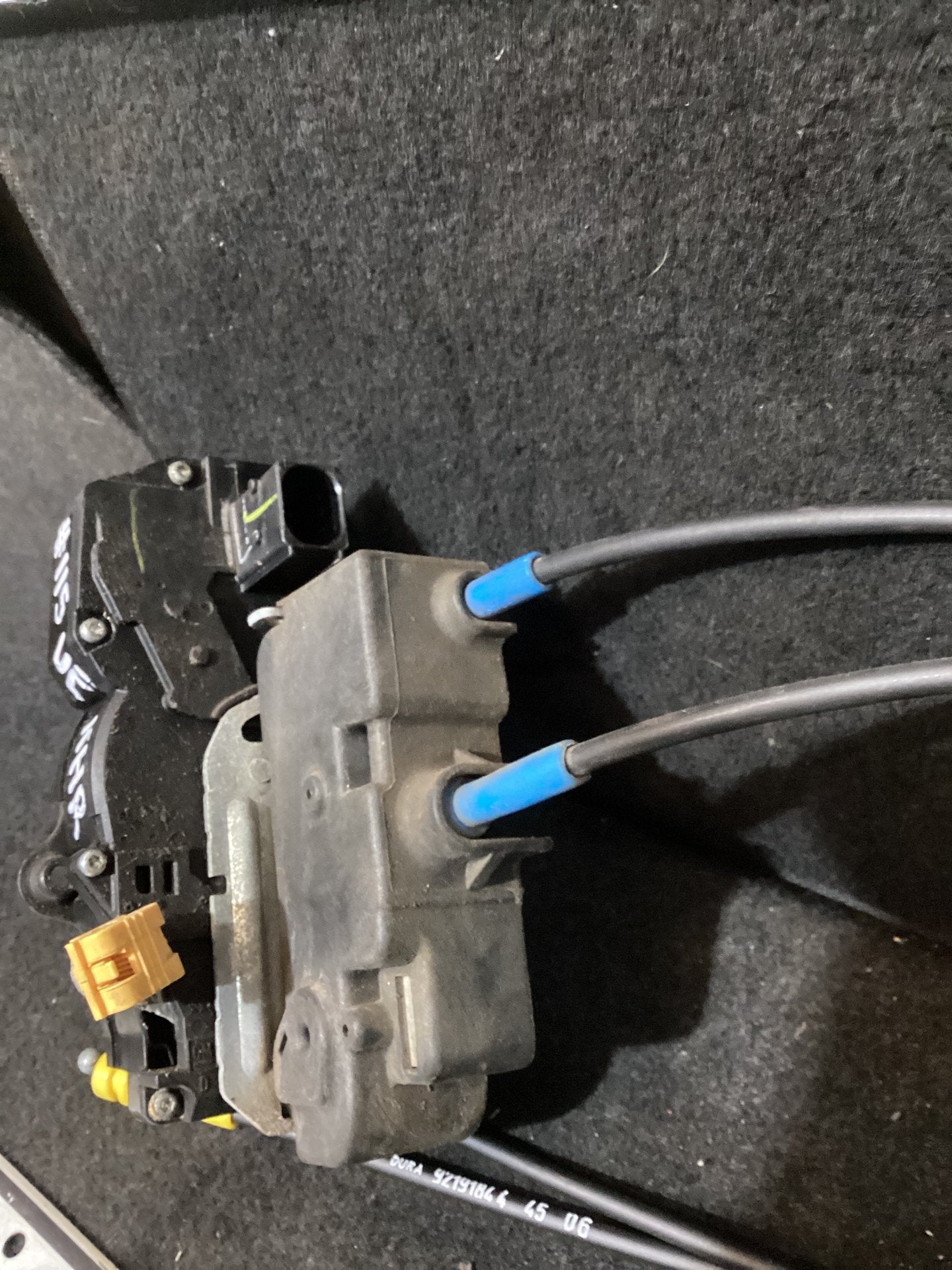 2007 Holden Calais VE 6G1EX55768L940846 Right Rear Door Lock Actuator 92190598