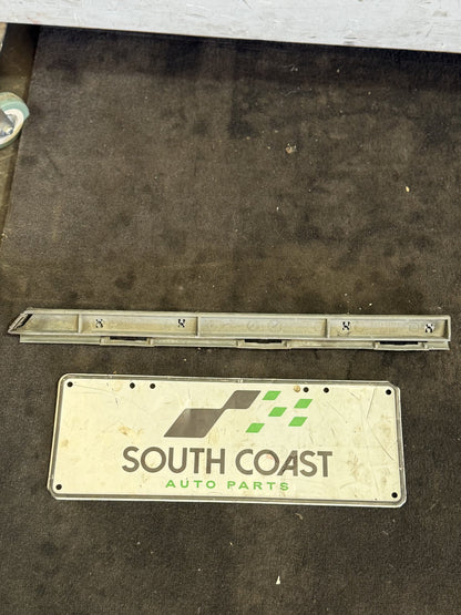 2005-2006 Holden Commodore VZ Right Rear Bumper Retainer Bracket 92093589