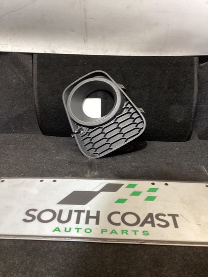 2011 Holden Commodore VE Left Spotlight Bezel 92216470