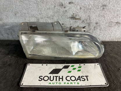1994 Holden Commodore VR 6H8VRK19HSL781543 Right Headlight 92048651
