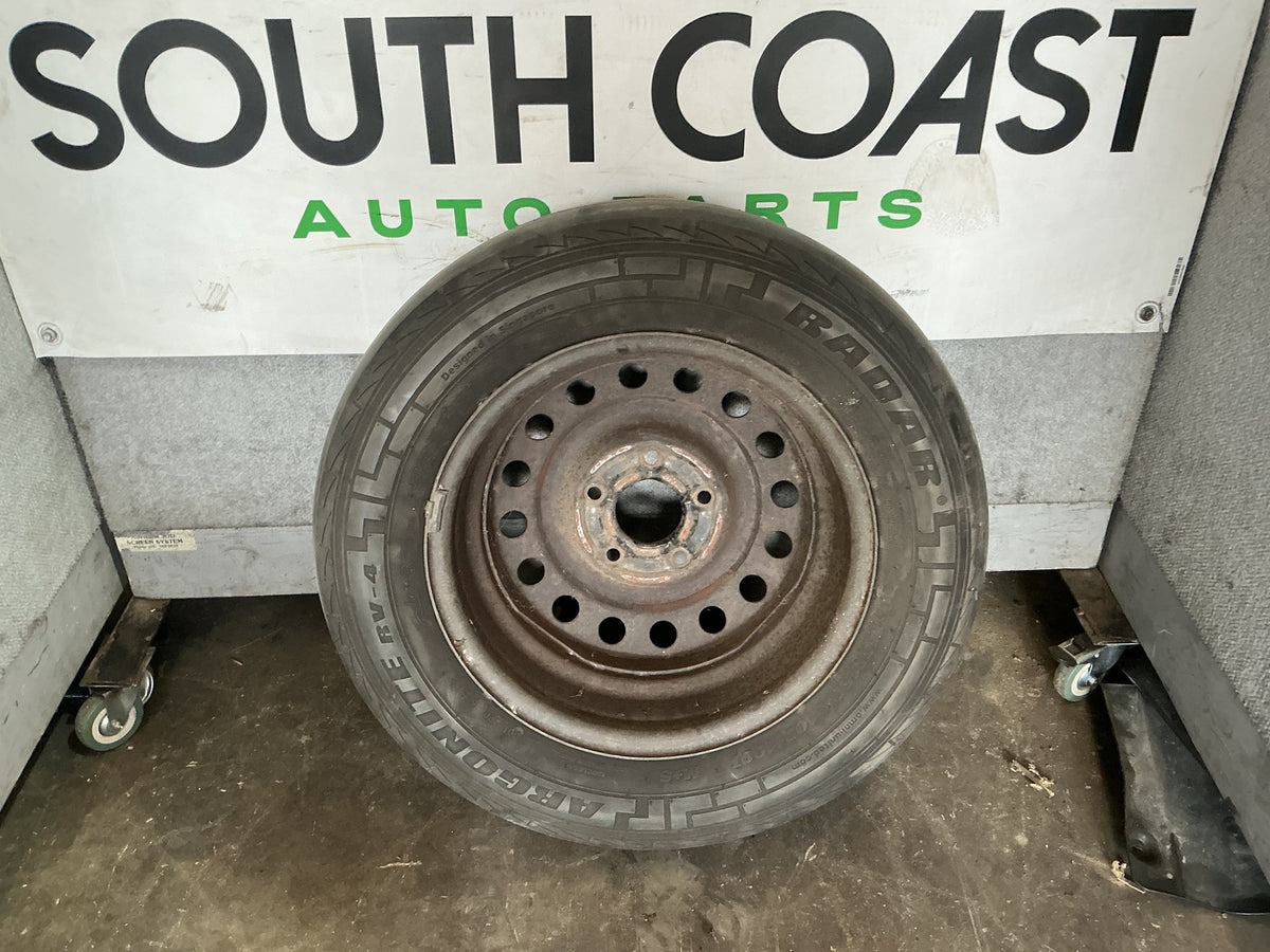 1999 Holden Commodore VT 6H8VTK69HXL423830 Spare Wheel