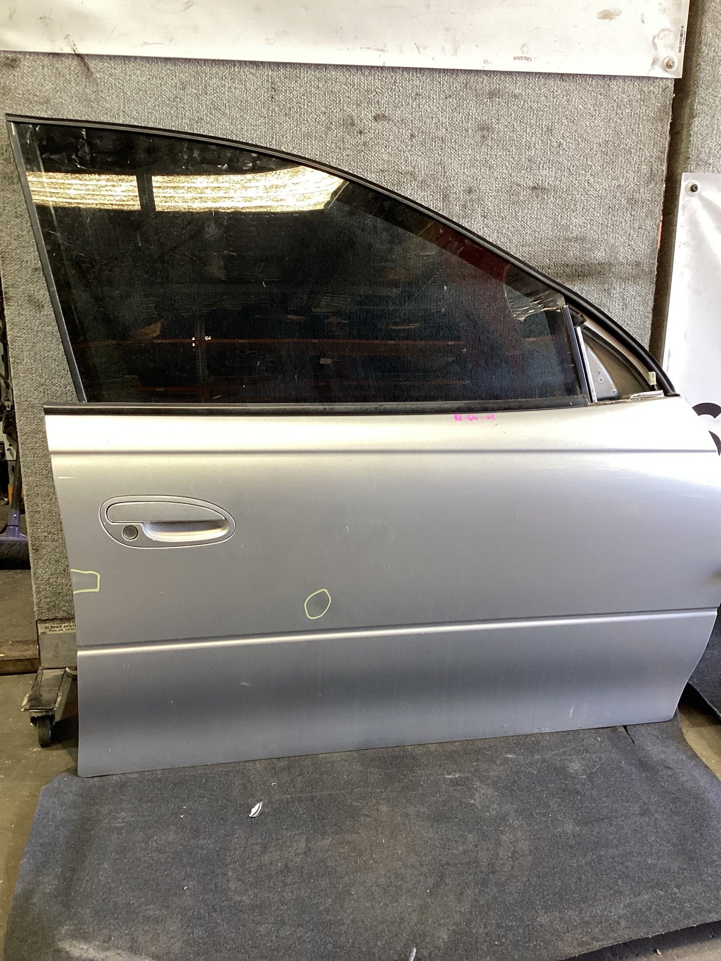 2005-2006 Holden Commodore VZ Right Front Door