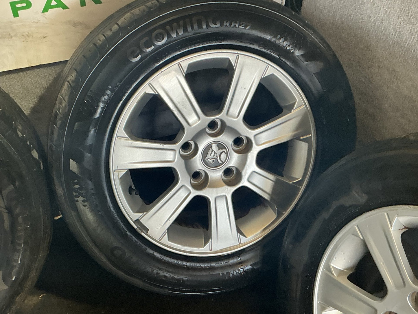 2010 Holden Commodore Wheel Set