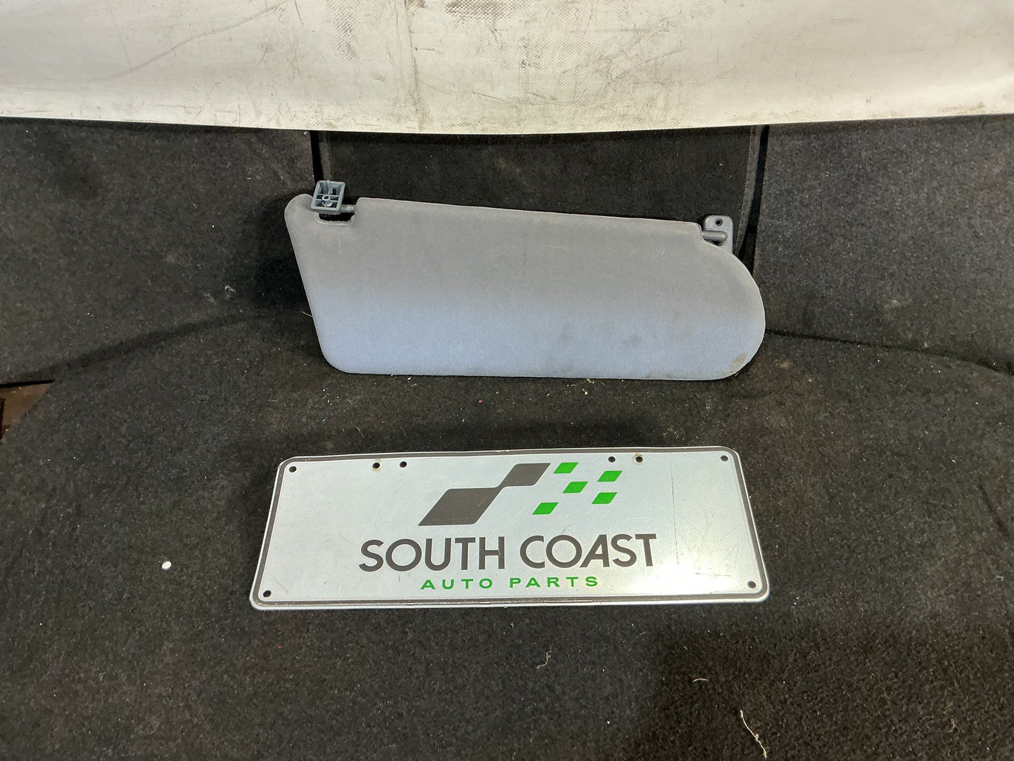 1990 Holden Statesman VQ 6H8VSY19UML459969 Sun Visor