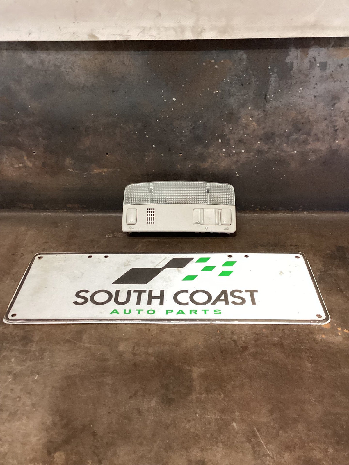 2018 Volkswagen Amarok Interior Light 3B0035711B