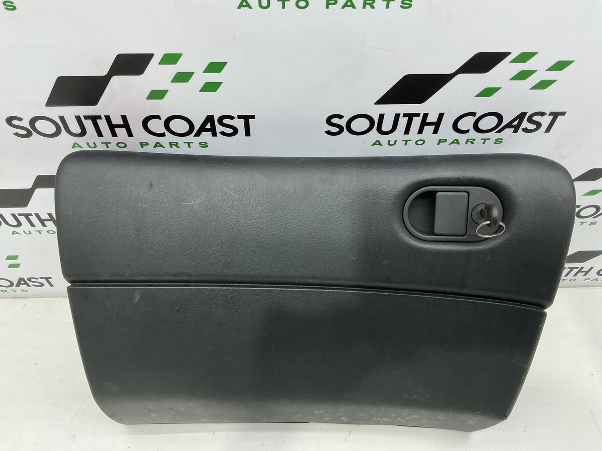 1999 Holden Commodore VT 6H8VTK69HXL423830 Glove Box