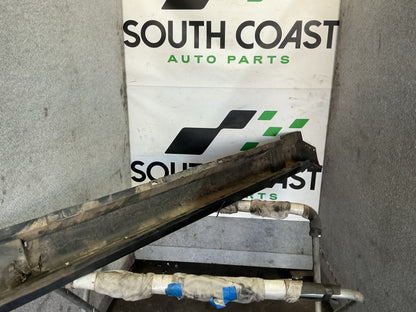 2005 Holden Adventra VZSX6 Right Side Skirt