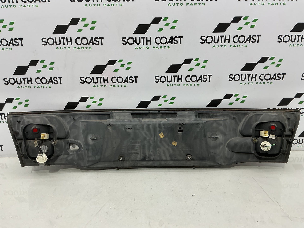 1999 Holden Commodore VT 6H8VTK69HXL423830 Bootlid Garnish 92048420
