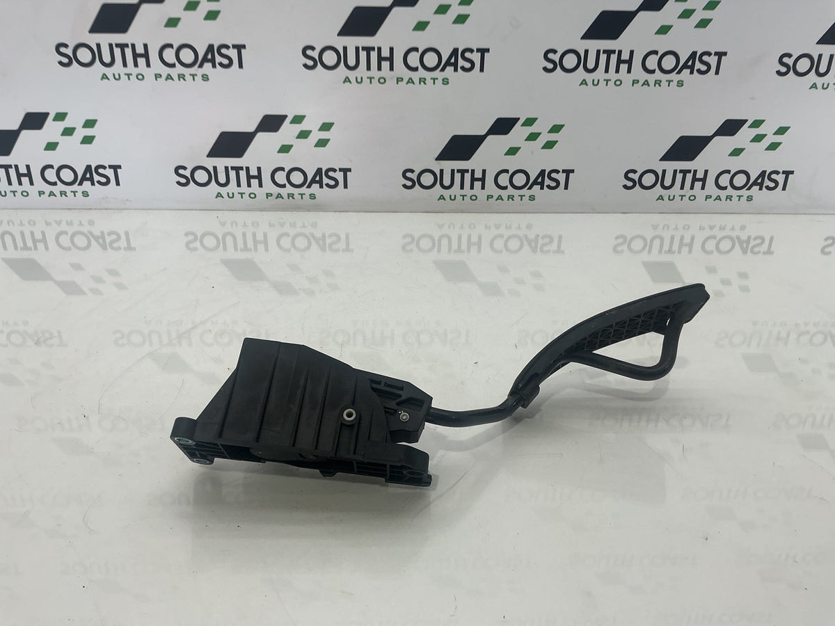 2005 Holden Adventra VZ 6G1ZM84785L518795 Accelerator Pedal