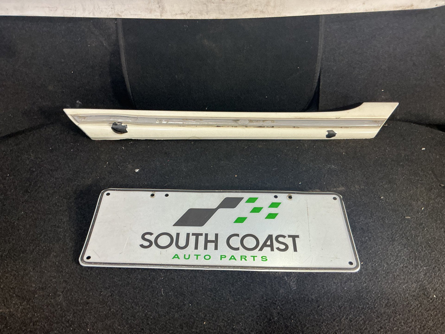 1990 Holden Statesman VQ 6H8VSY19UML459969 Left Rear Wheel Arch Moulding 92040095