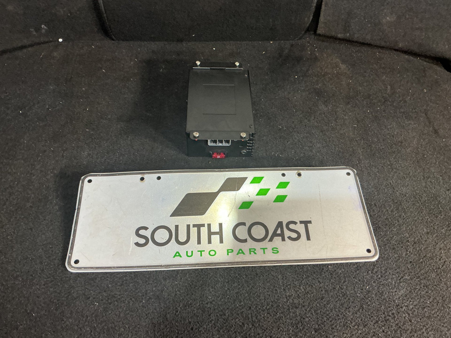 2004 Holden Statesman WK Stereo Amplifier 92096465