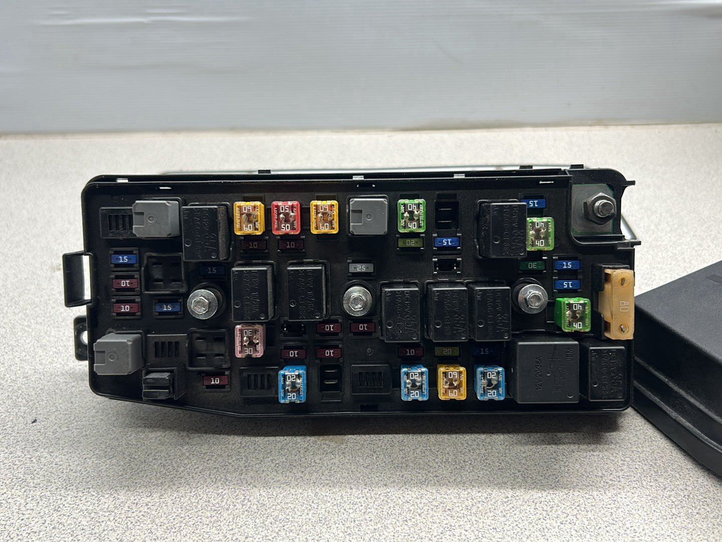 Holden Captiva   Fuse Box 95471067