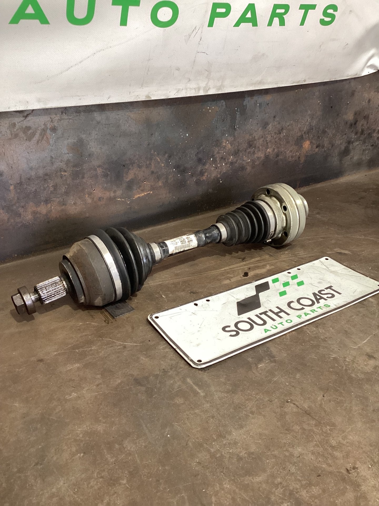 2018 Volkswagen Amarok Left Front Drive Axle 2H04072715