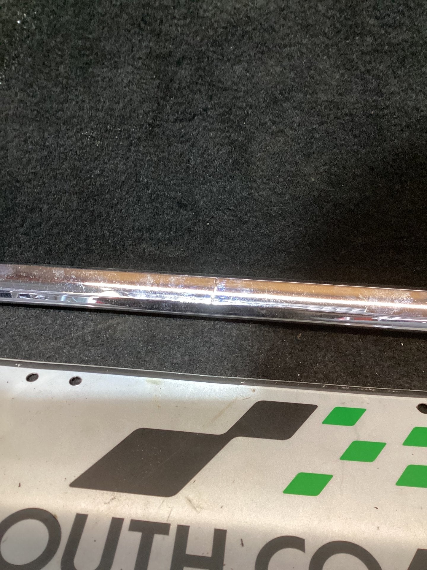 Holden Calais VE 6G1EX55768L940846 Right Rear Door Moulding