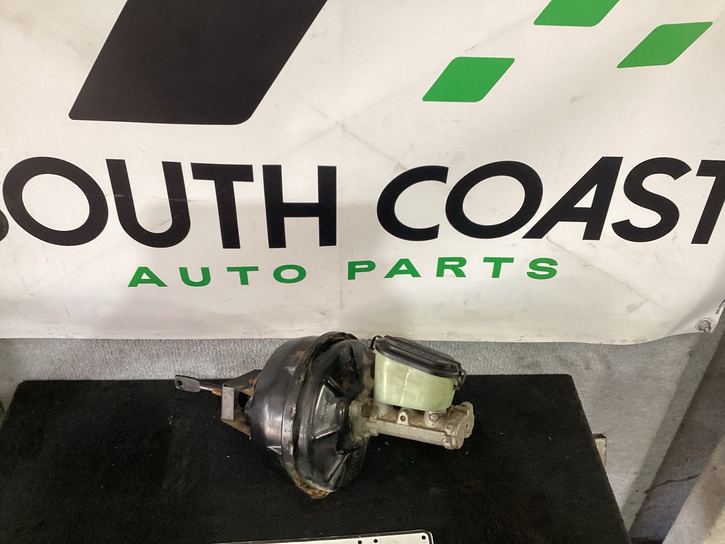 Holden Commodore VP  Brake Booster 25182193