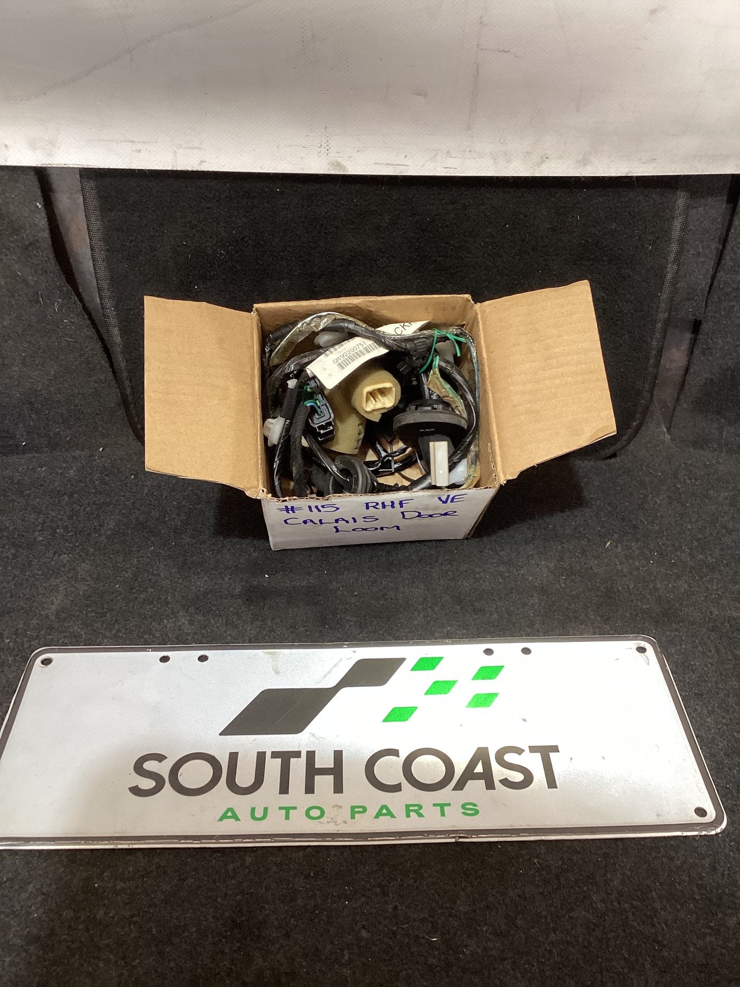 Holden Calais VE 6G1EX55768L940846 Right Front Door Loom 92200751