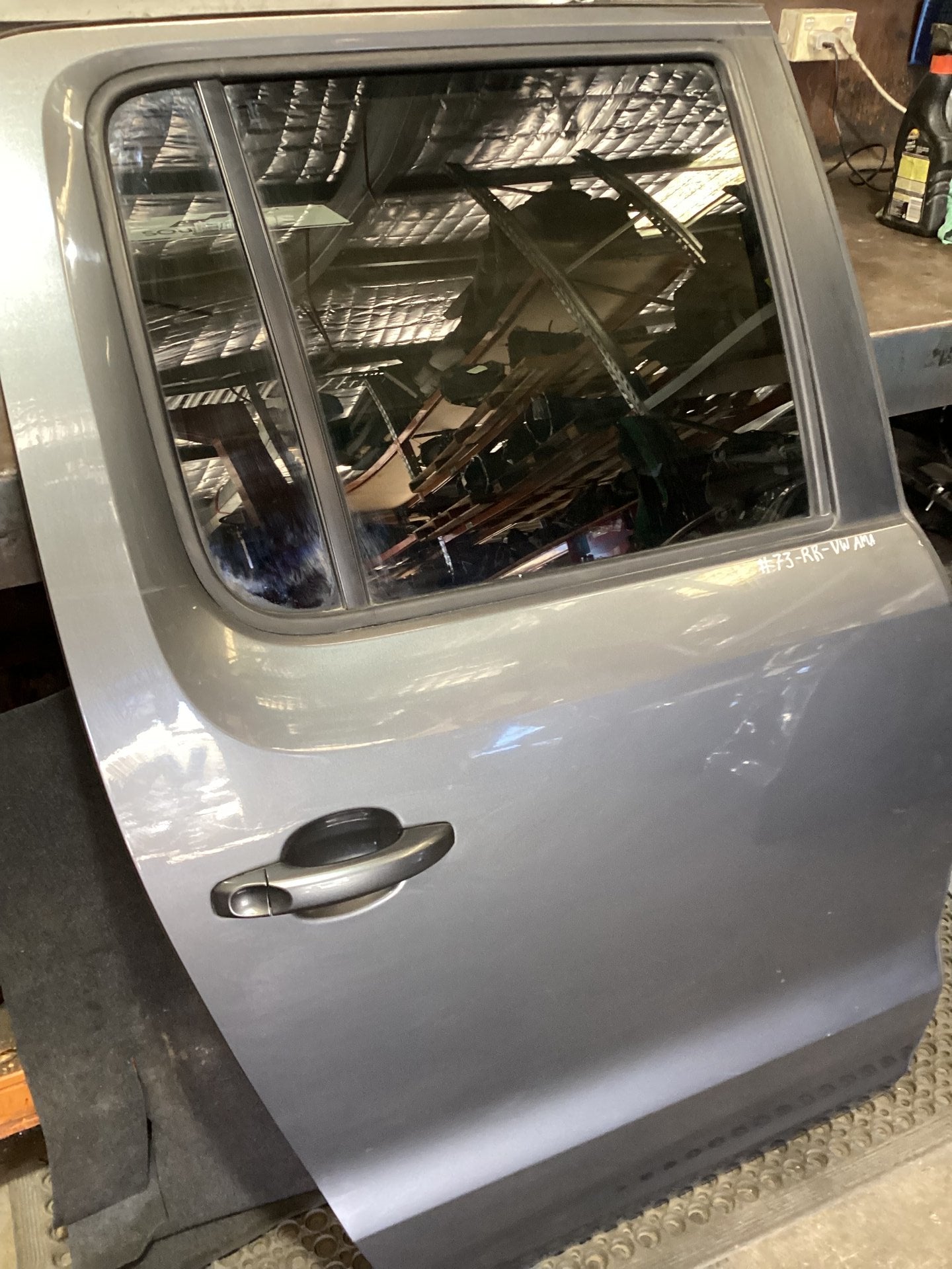 2018 Volkswagen Amarok Right Rear Door