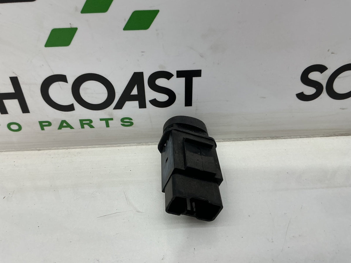 1999 Holden Commodore VT 6H8VTK69HXL423830 Hazard Light Switch