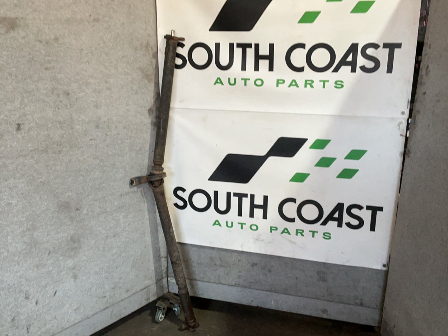 2005 Holden Commodore VZ  Two-Piece Drive Shaft