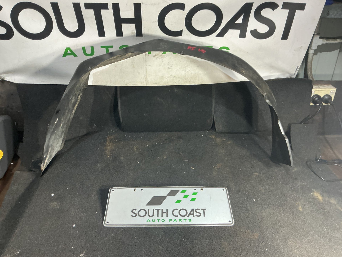 1990 Holden Statesman VQ 6H8VSY19UML459969 Right Front Guard Liner