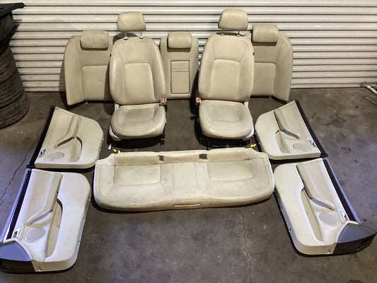 2010 Holden Statesman WM  Complete Interior WMSTATESMANCOMPLETEINTERIORLEATHERSEATSDOORTRIMS