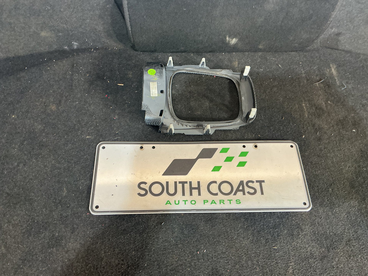2013 Holden Ute VF  Gearshift Trim 92263837