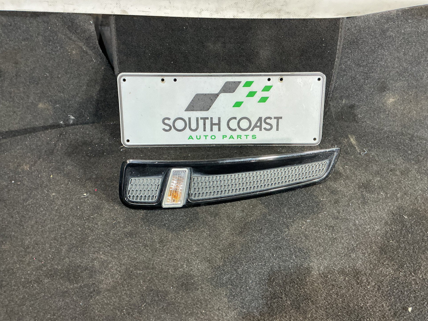 2013 Holden Ute VF  Left Front Guard Vent 92273266