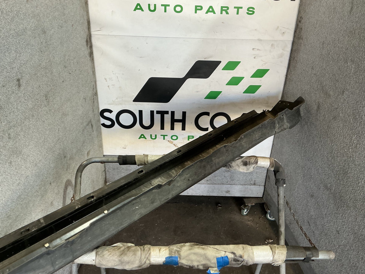 2005 Holden Adventra VZSX6 Left Side Skirt