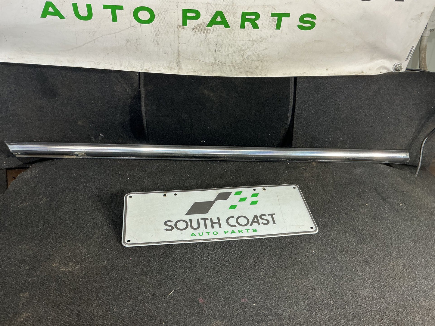 1990 Holden Statesman VQ 6H8VSY19UML459969 Right Front Door Weather Strip Mould