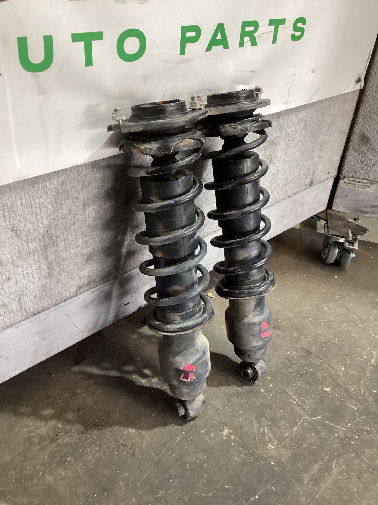 2008 Subaru Forester SH Rear Strut Set