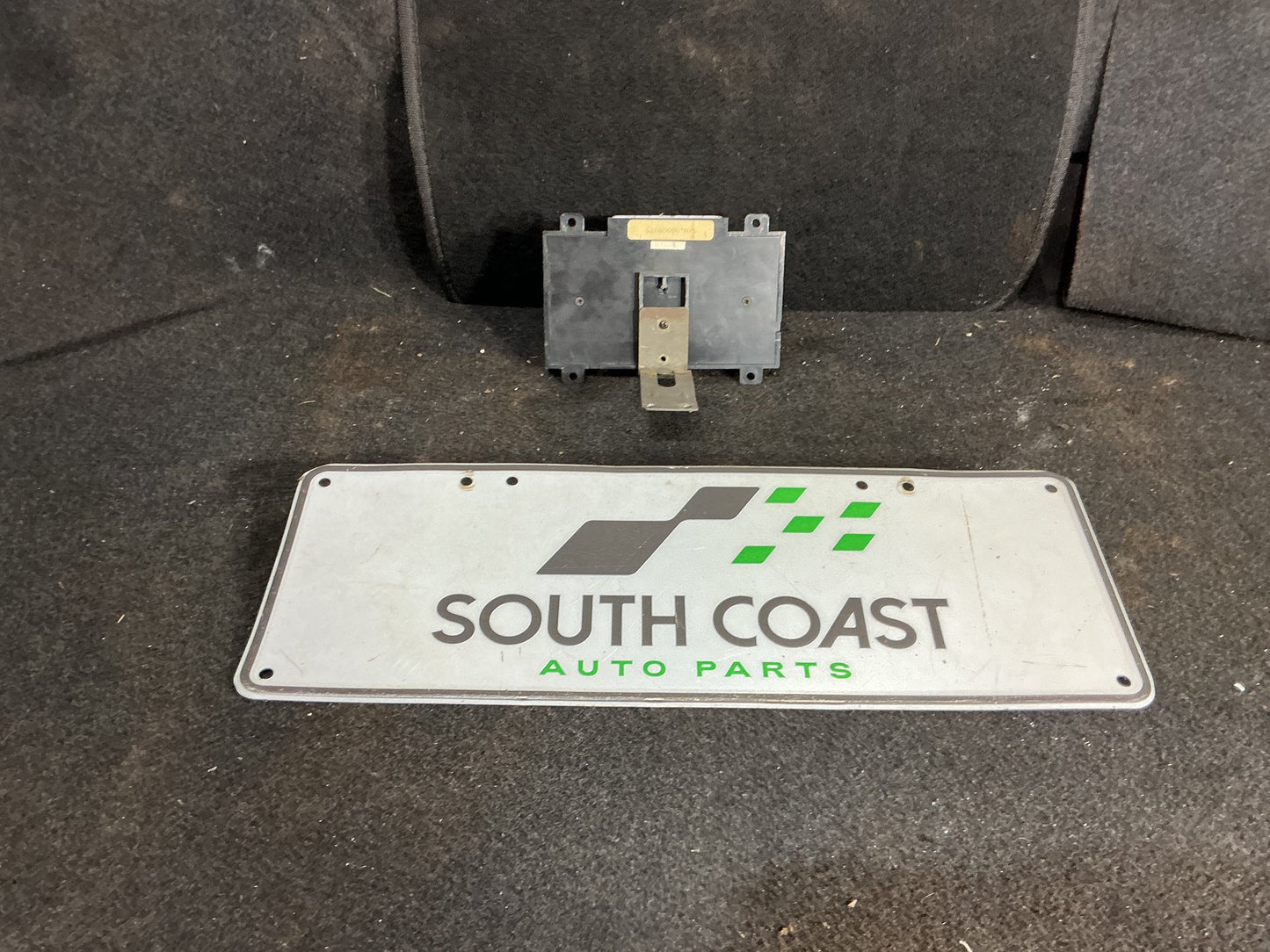 1990 Holden Statesman VQ 6H8VSY19UML459969 Body Control Module 92038519