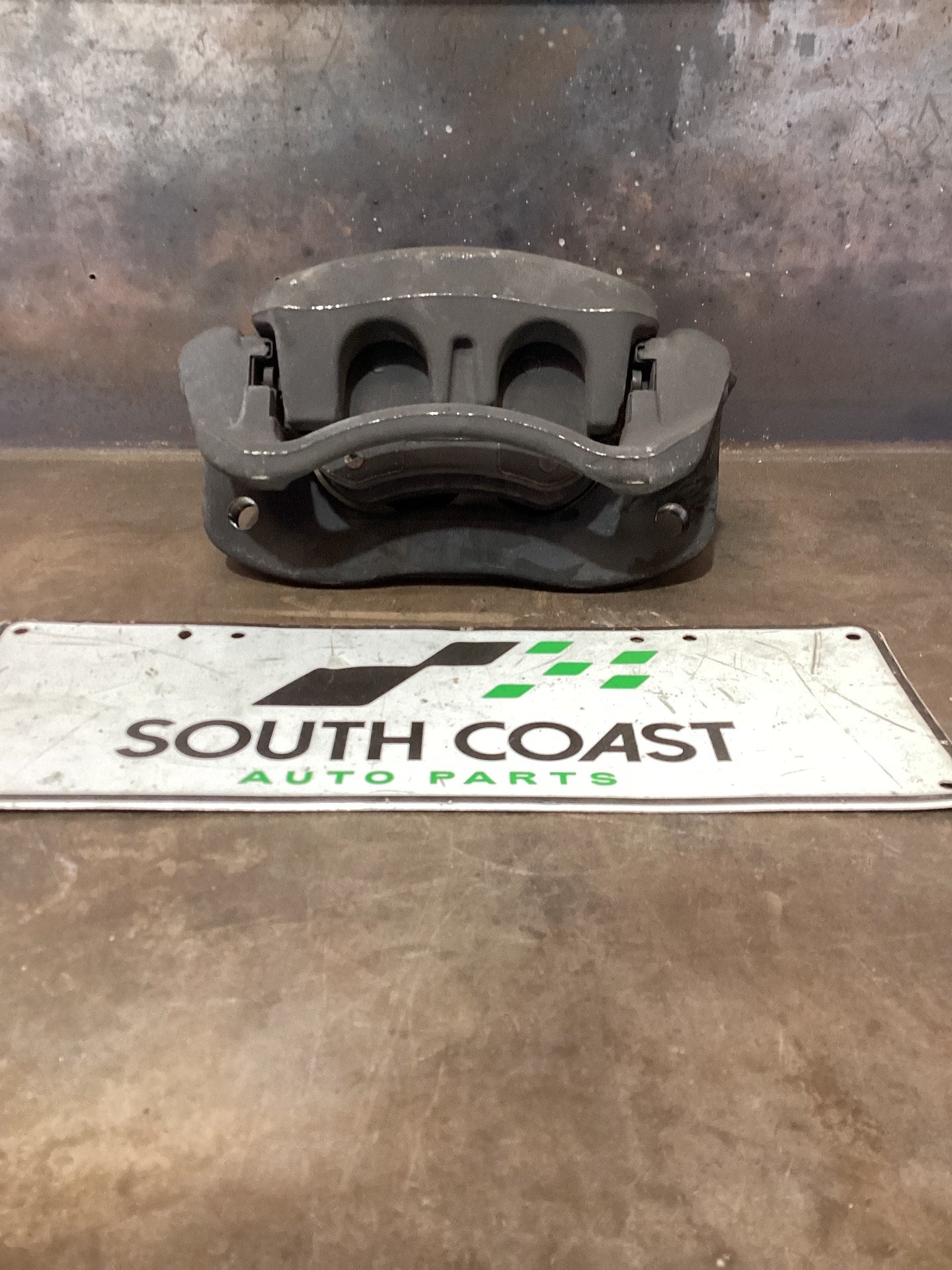 2018 Volkswagen Amarok Right Front Caliper L69215M10