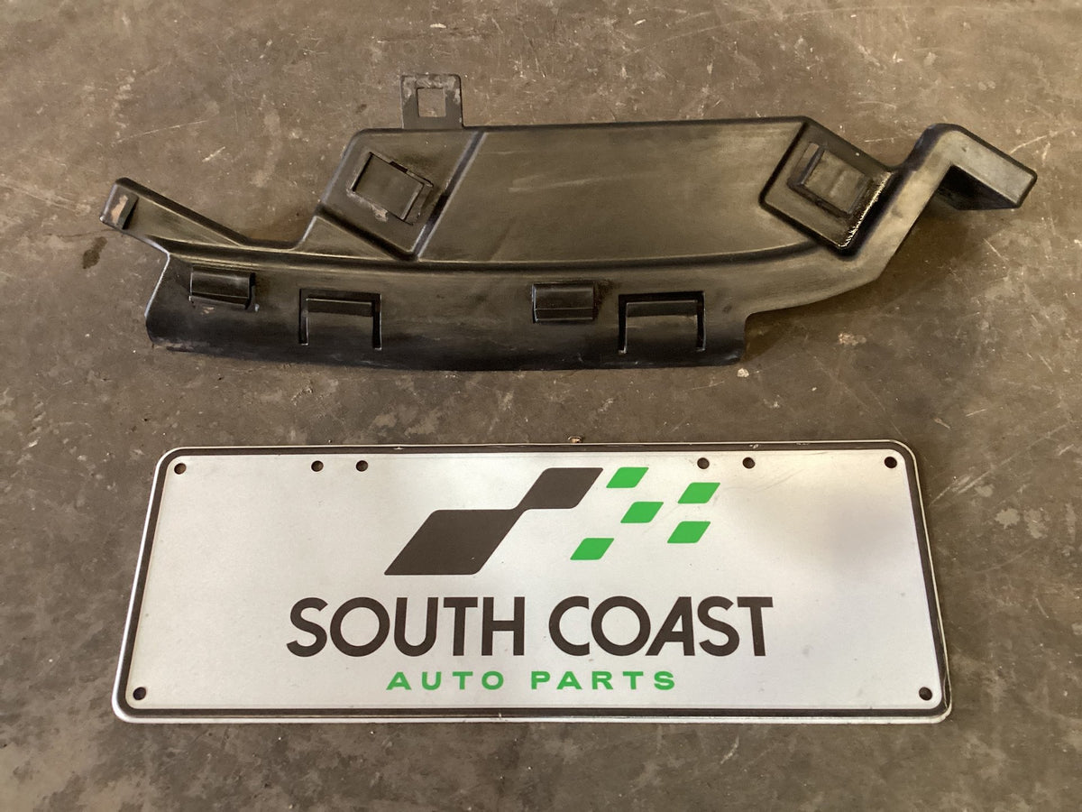 2011-2013 Holden Commodore VE Left Front Bumper Retainer
