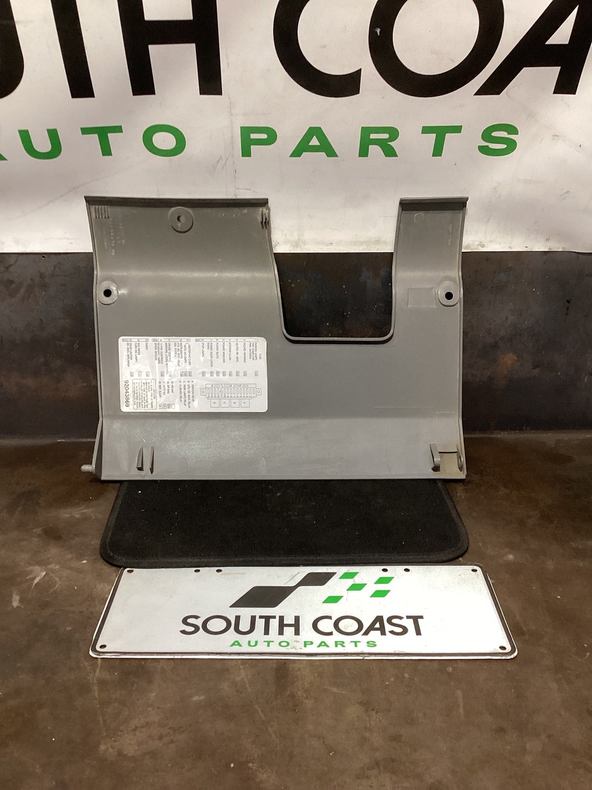 1994 Holden Commodore VR Interior Fuse Box Cover 92043869