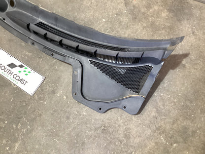 Holden Commodore VE 6G1EK5E79BL526529 Wiper Motor Cover