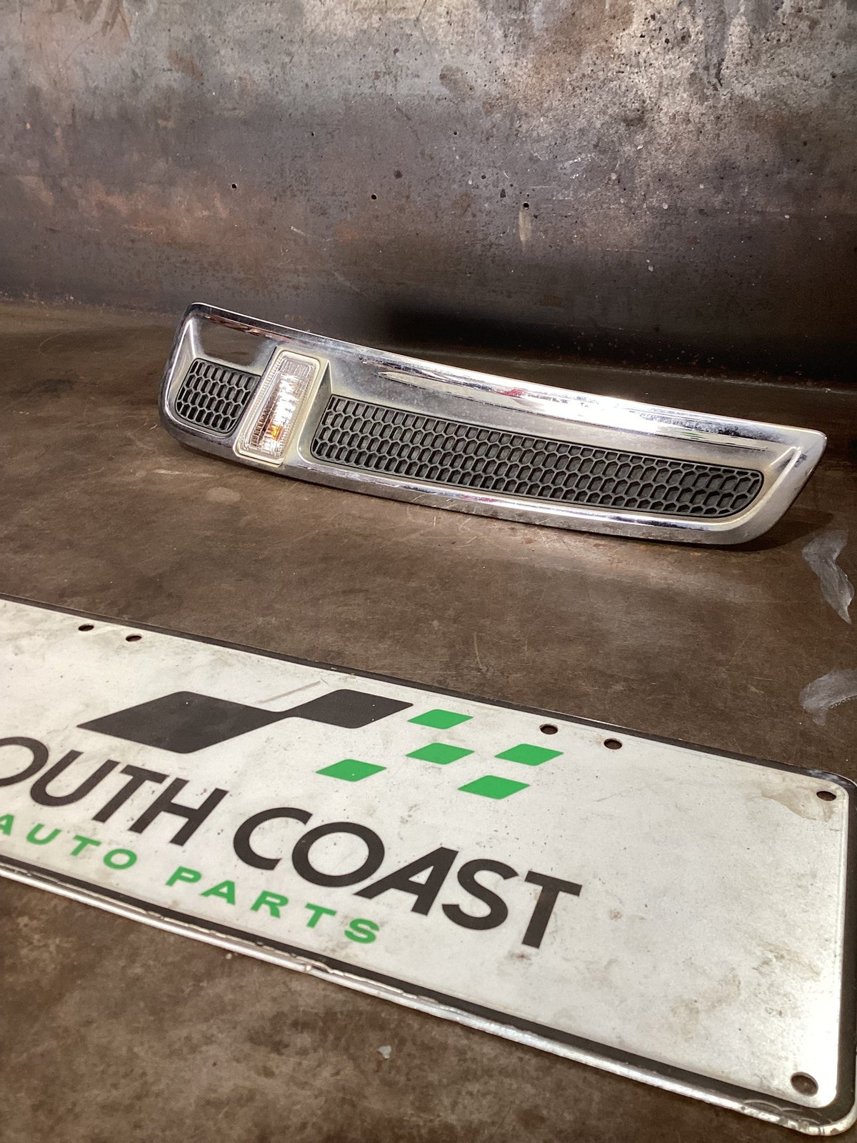 2013-2015 Holden Commodore VF Left Indicator 92273263