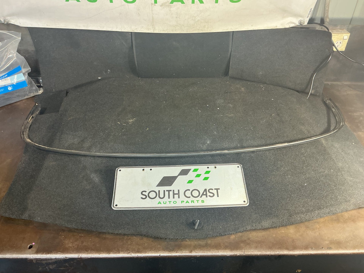 1990 Holden Statesman VQ 6H8VSY19UML459969 Rear Window Mould