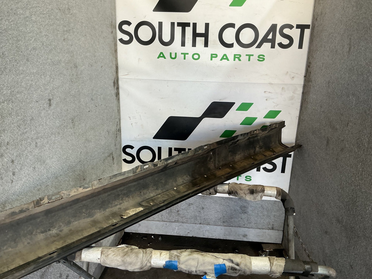 2005 Holden Adventra VZSX6 Left Side Skirt