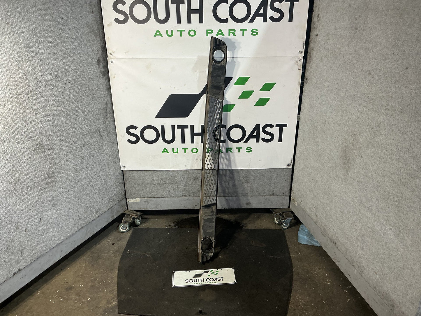 2009 Holden Calais VE  Grille Lower