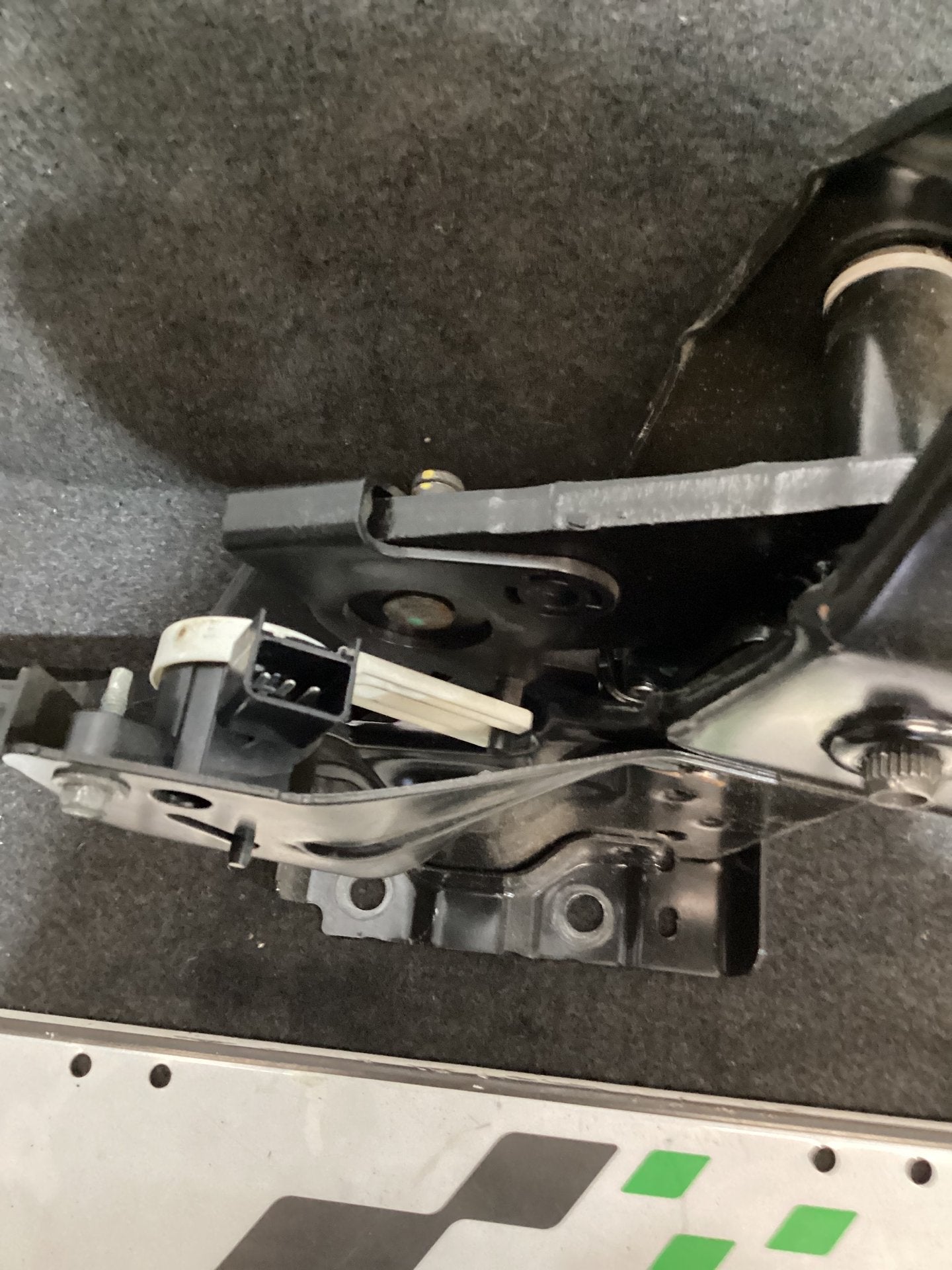 2007 Holden Calais VE 6G1EX55768L940846 Brake Pedal