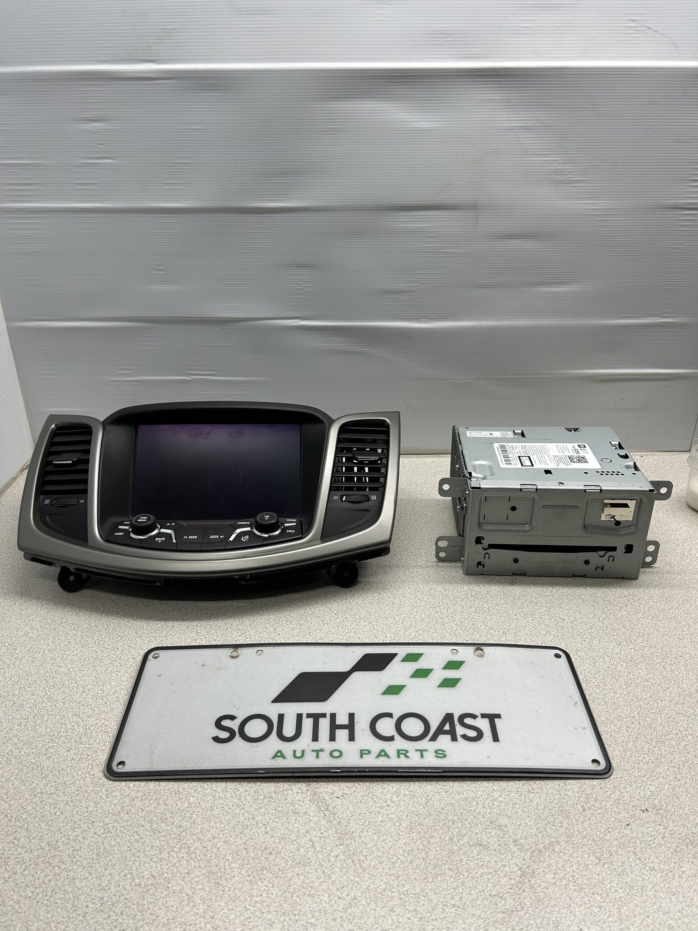 Holden Commodore VF  Radio Controls 92272715