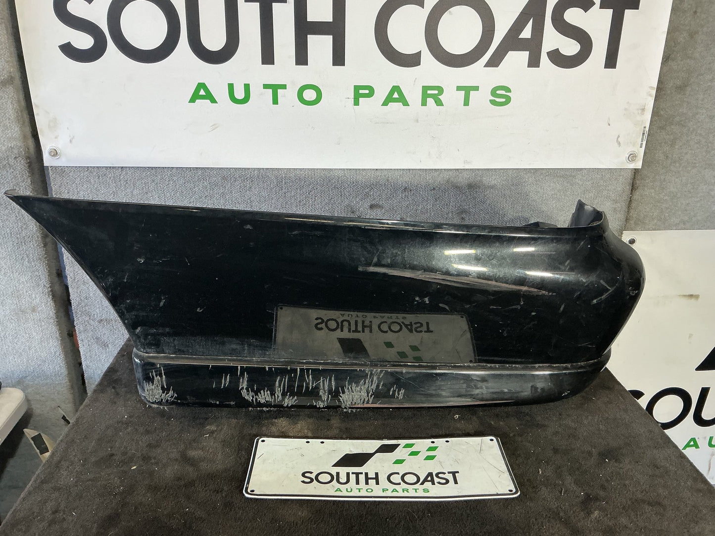 2002 - 2005 Holden Commodore VU 6H8VUK80F2L904753 Left Rear Bumper End 92059929