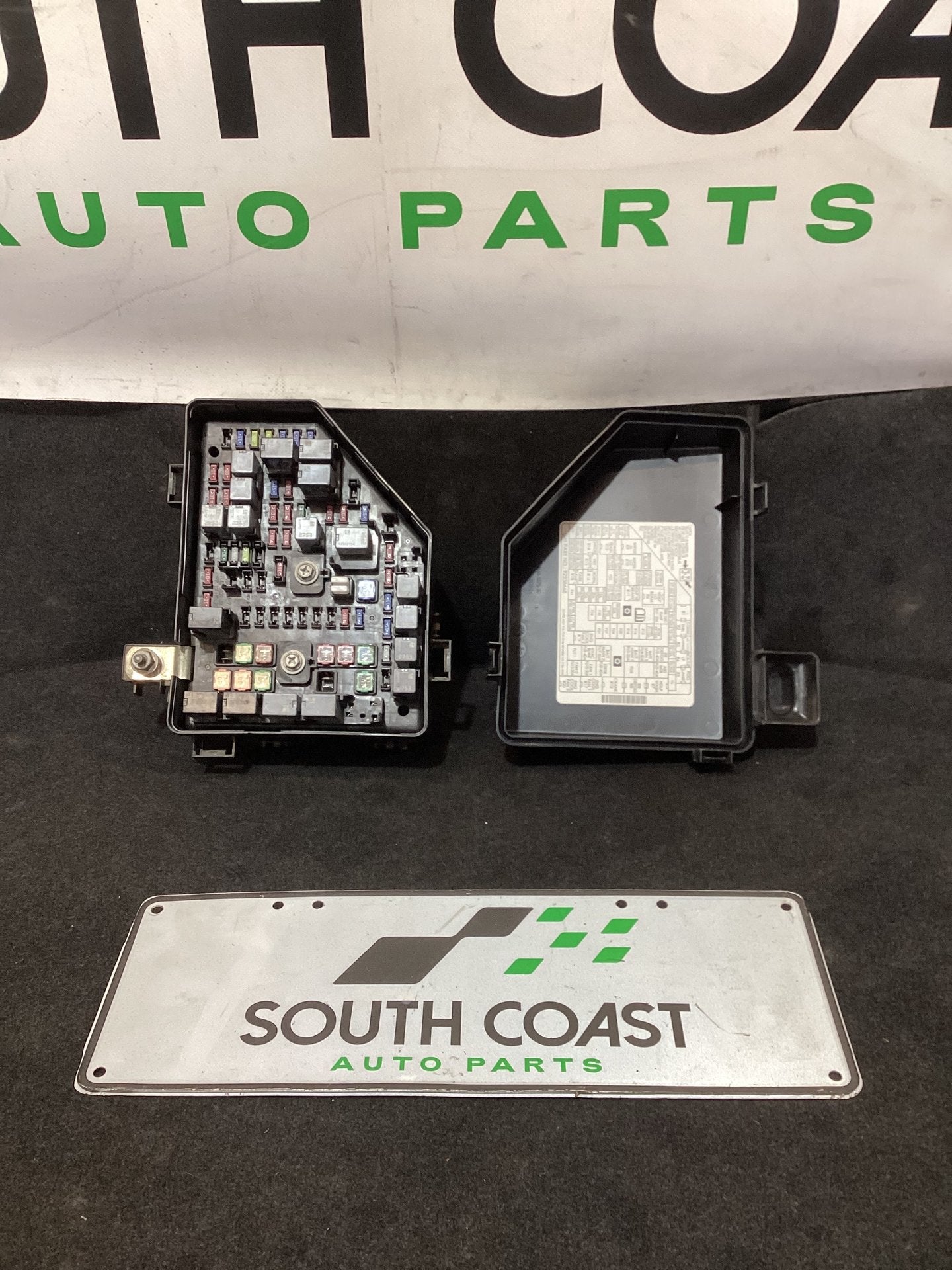 2011 Holden Commodore VE  Engine Fuse Box 92237641